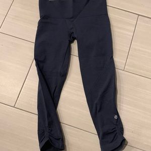 Lululemon In The Flow Crop, navy size 6
